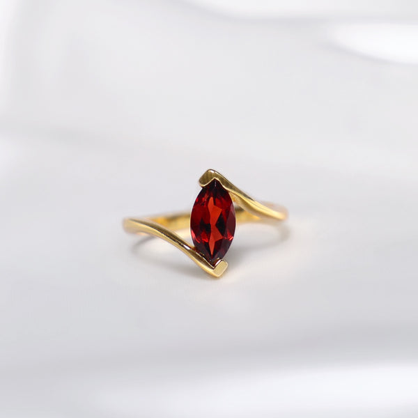 Elegance Garnet Crystal Ring