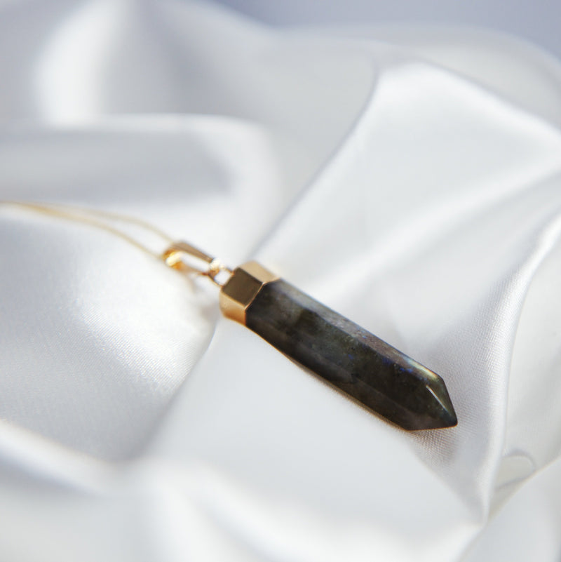 Labradorite Point Necklace in Gold Plated 925 Sterling Silver - Beau Life