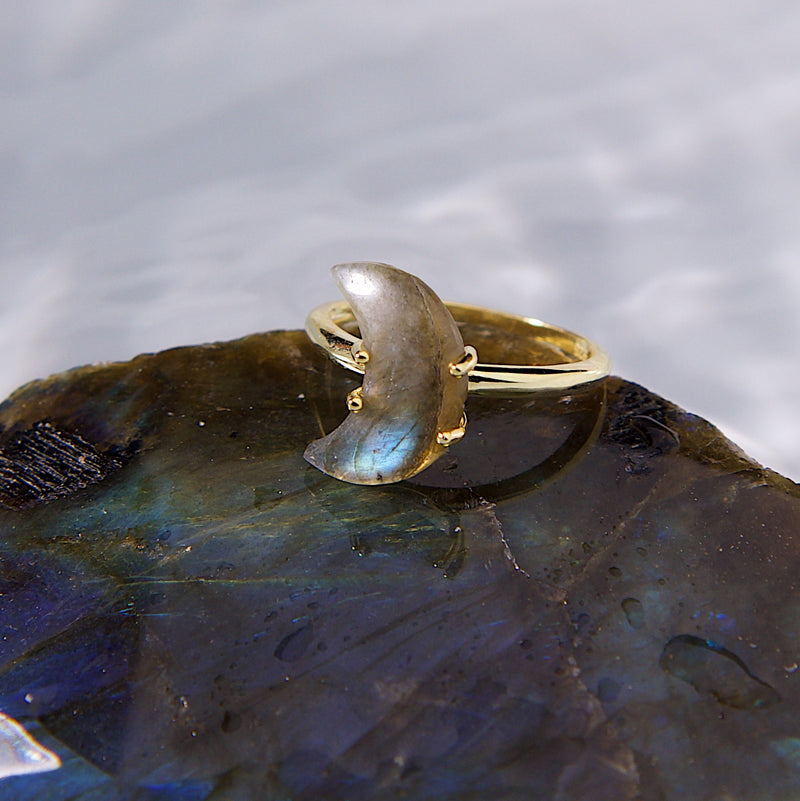 Queen Of The Moon Ring In Labradorite